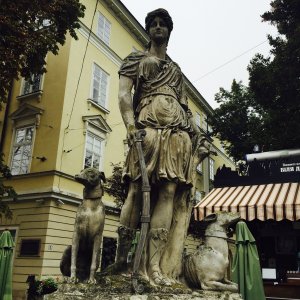 Fountain with a sculpture of Diana